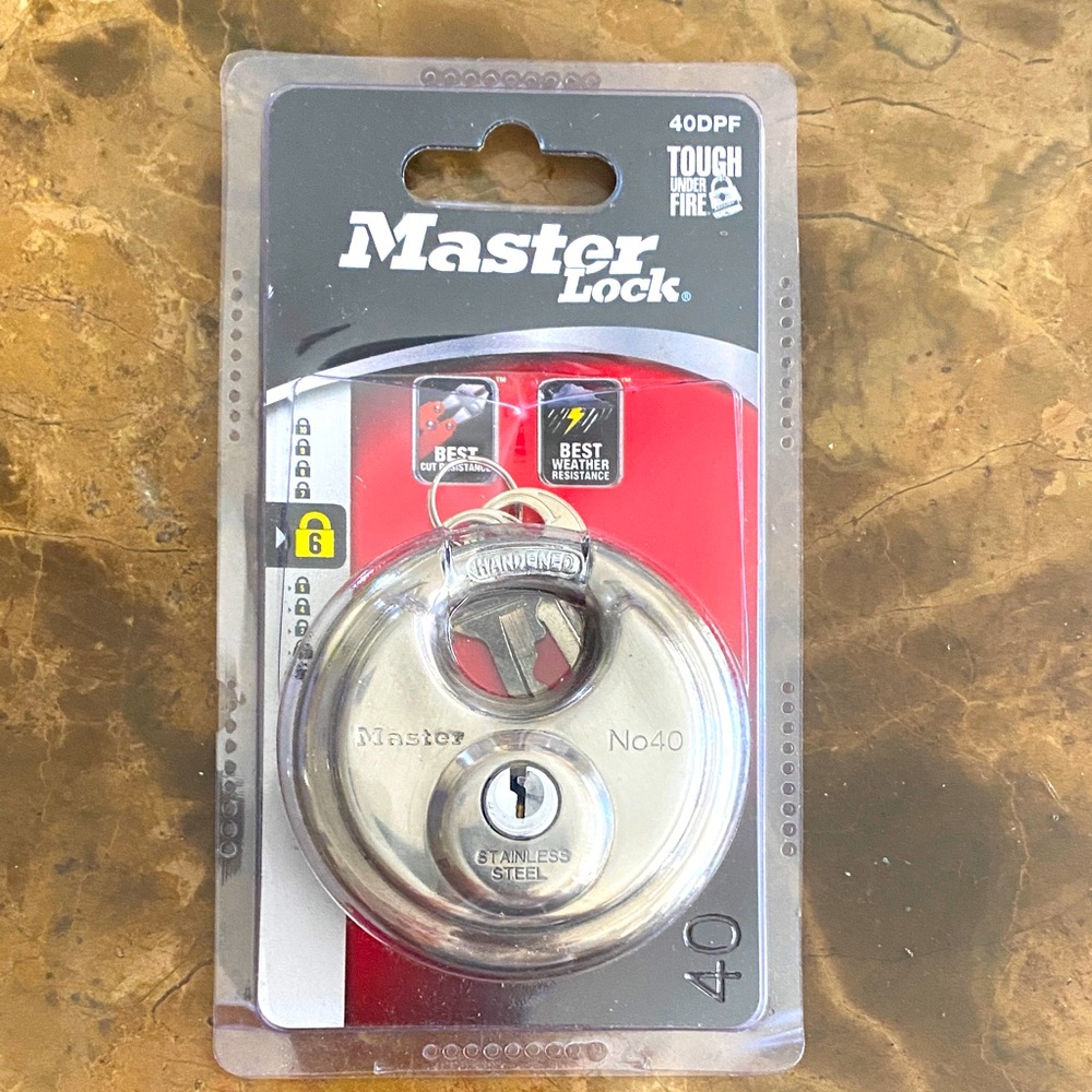 Master Lock Stainless Steel Padlock Bolt Lock Water Resistant 2 Keys New 40DPF